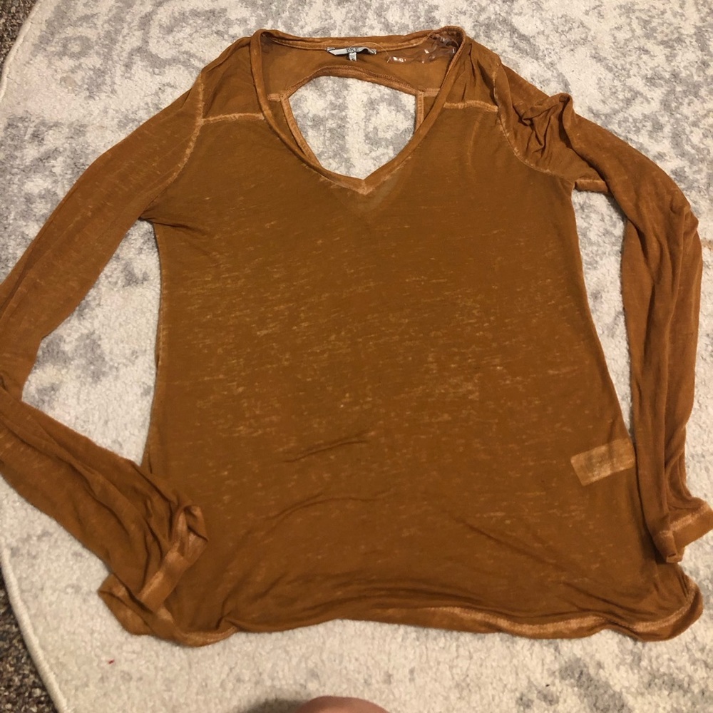 Buckle top